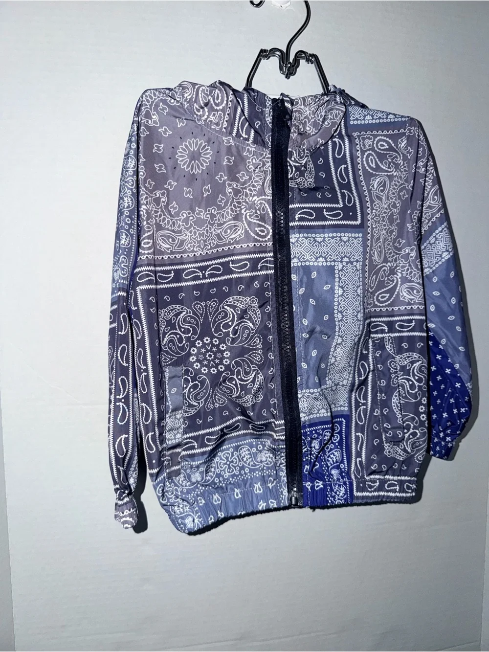 SHEIN Kids Bandana Print Hooded Raincoat in Blue and Gray